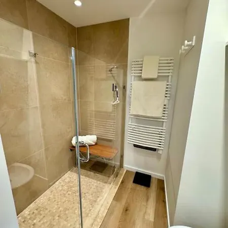 Exception Les Pieds Dans L'eau Èze