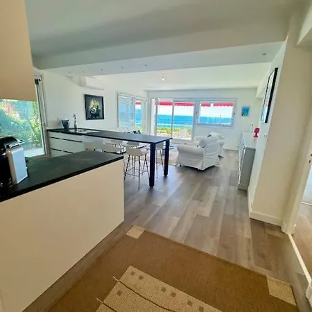 Exception Les Pieds Dans L'eau