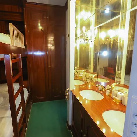 Exception Les Pieds Dans L'eau Èze