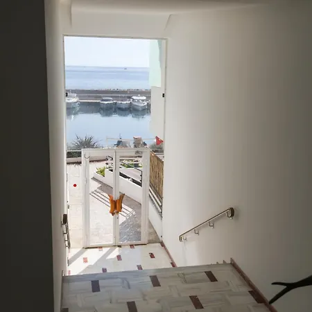 Exception Les Pieds Dans L'eau *