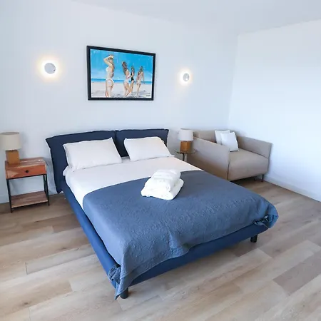 Exception Les Pieds Dans L'eau