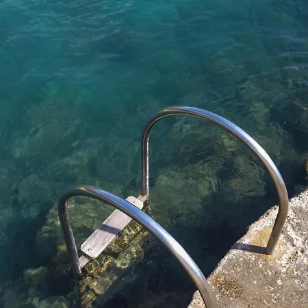 Exception Les Pieds Dans L'eau *