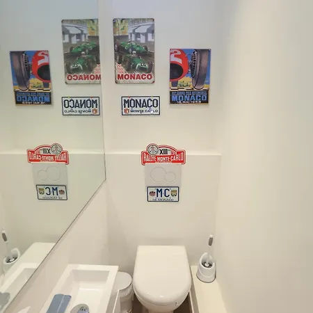 Exception Les Pieds Dans L'eau * Èze