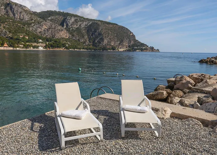 Exception Les Pieds Dans L'eau Èze